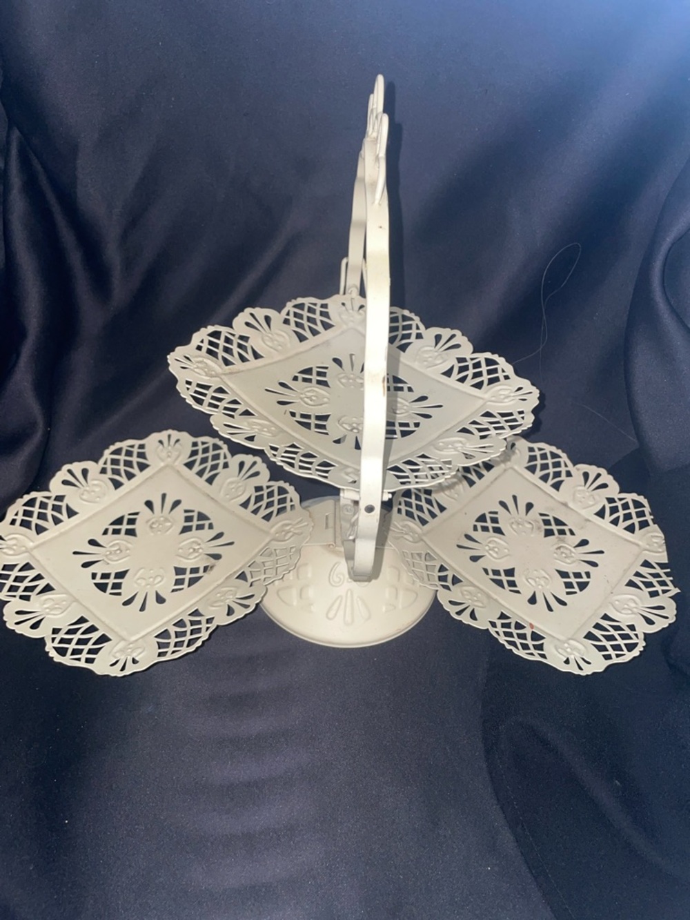 White Decorative 3-Tier stand small, 2pounds
